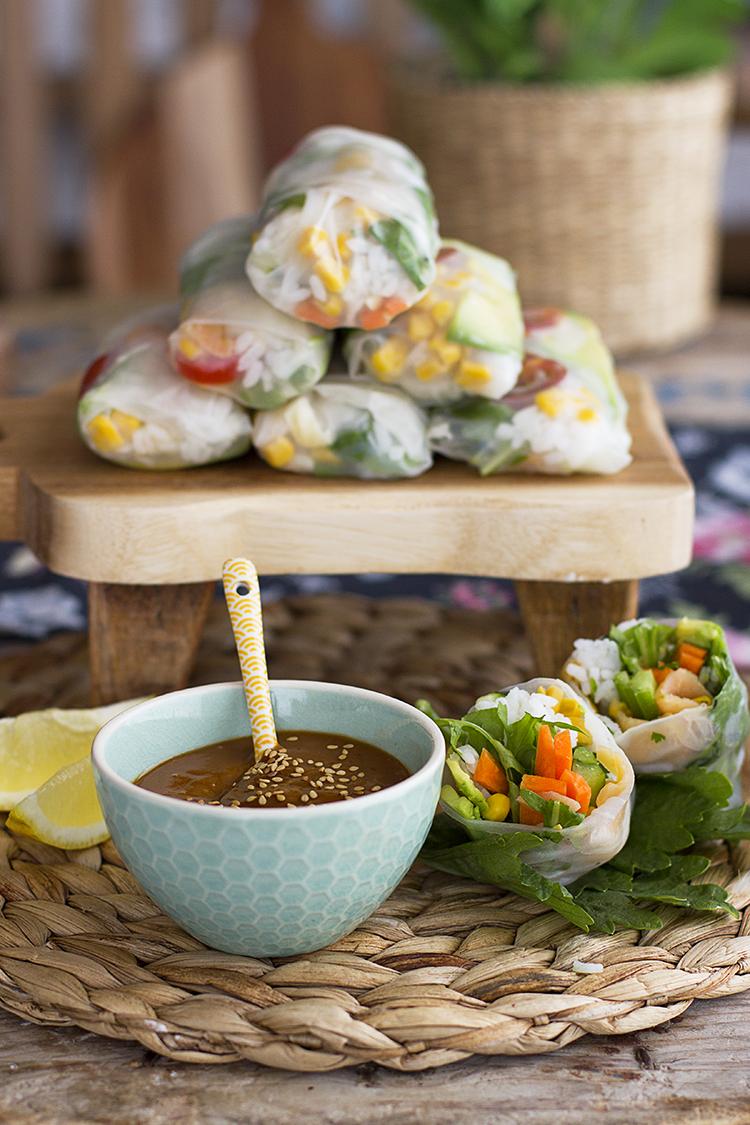 Rollitos Vietnamitas con salsa de cacahuete picante receta saludable