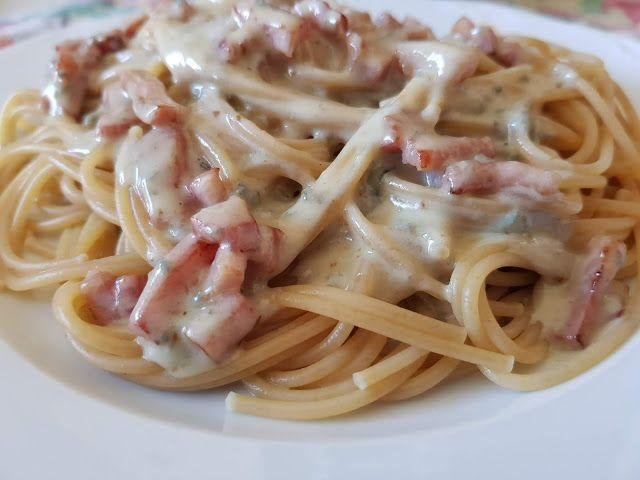 Espaguetis con salsa roquefort