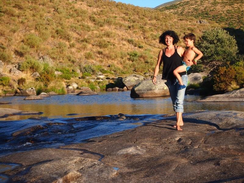 Nico yo en el río en las gargantas de Gredos