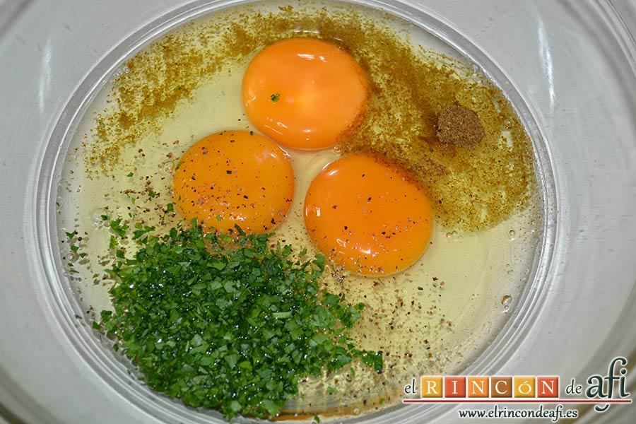 Tortitas de coliflor, añadir el comino molido, la sal y las pimientas molidas y el perejil picadito