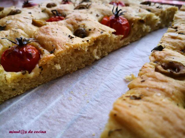 focaccia crujiente y esponjosa