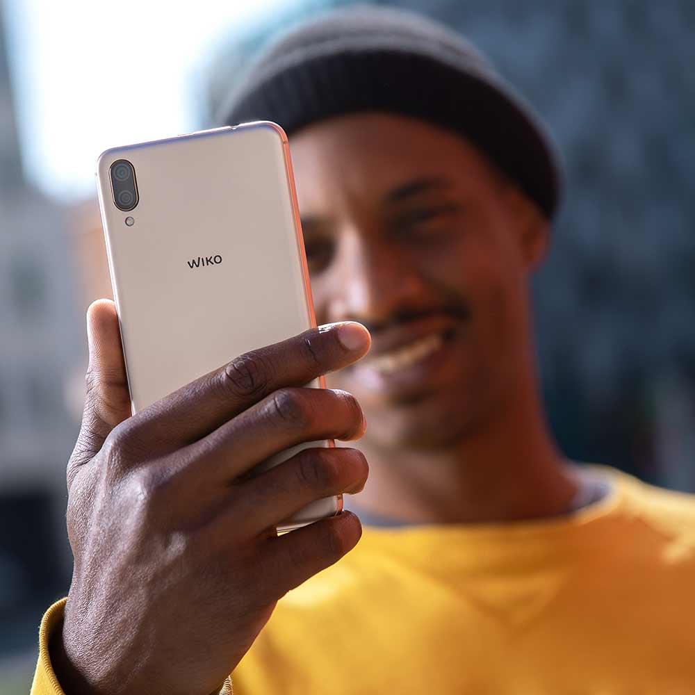 Wiko Y80, cámara frontal