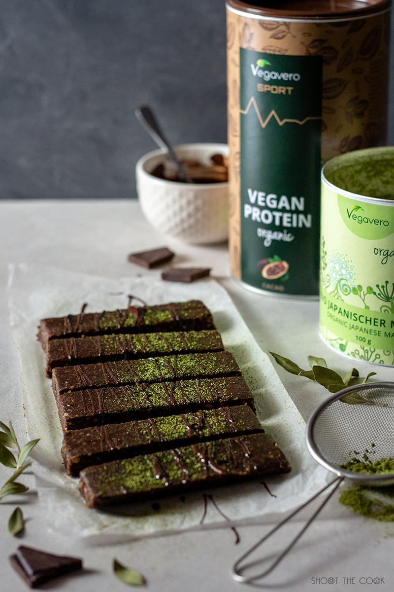 Receta de Barritas Proteicas de Chocolate y Matcha