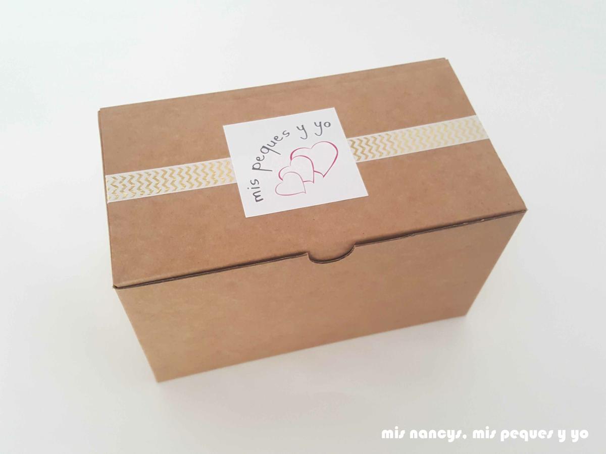 mis nancys, mis peques y yo, corona de cumpleaños de tela, packaging con caja