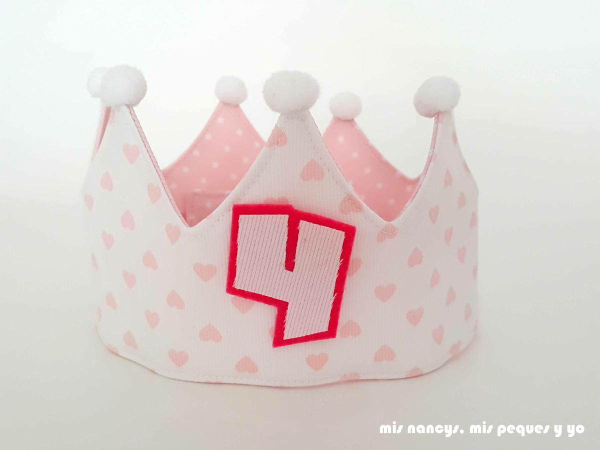 mis nancys, mis peques y yo, corona de cumpleaños de tela, corona con corazones