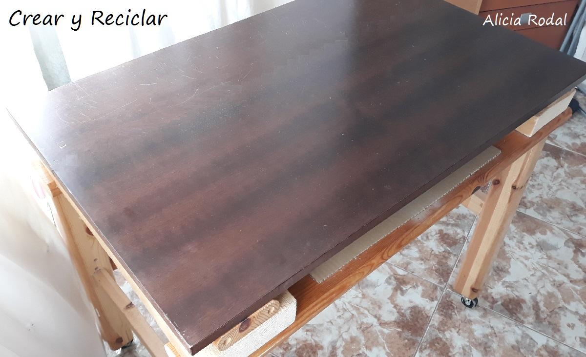 Cómo construir tu propia mesa de trabajo con tablas de madera. 