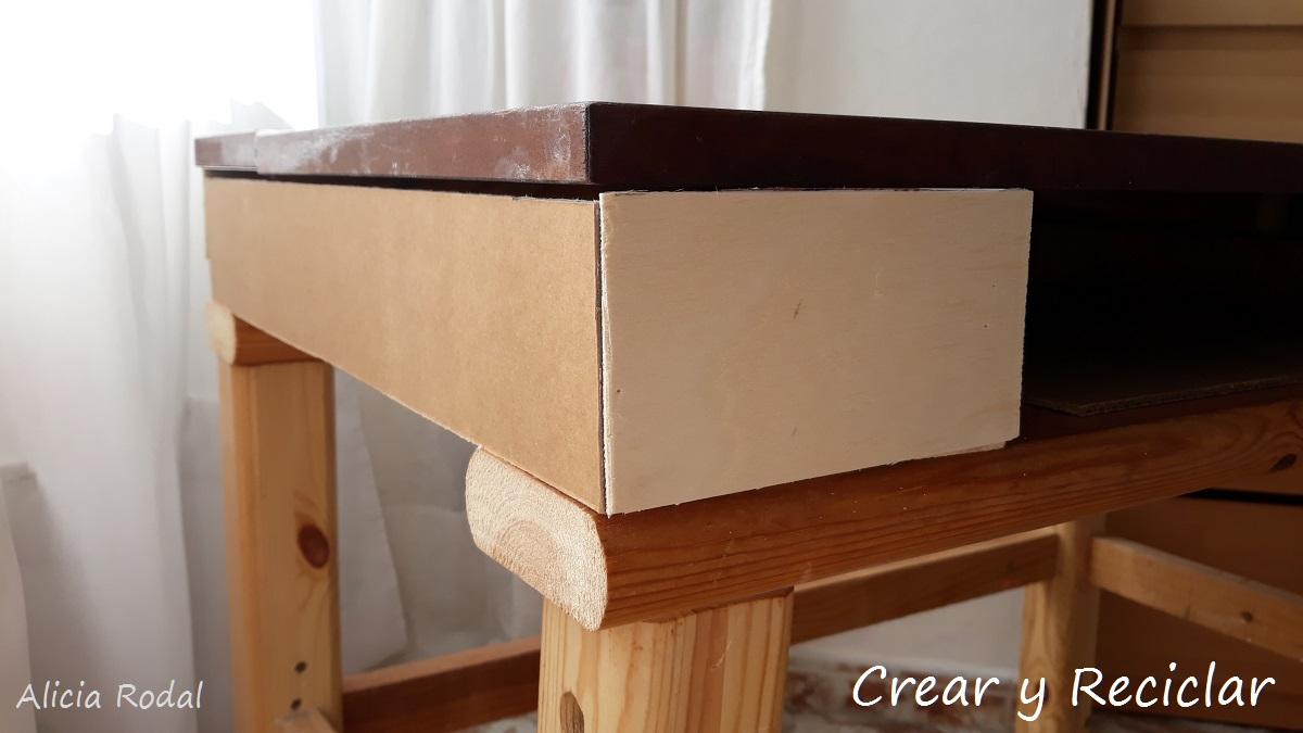 Cómo construir tu propia mesa de trabajo con tablas de madera. 