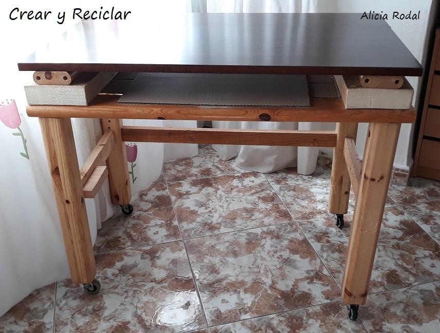 Cómo construir tu propia mesa de trabajo con tablas de madera. 