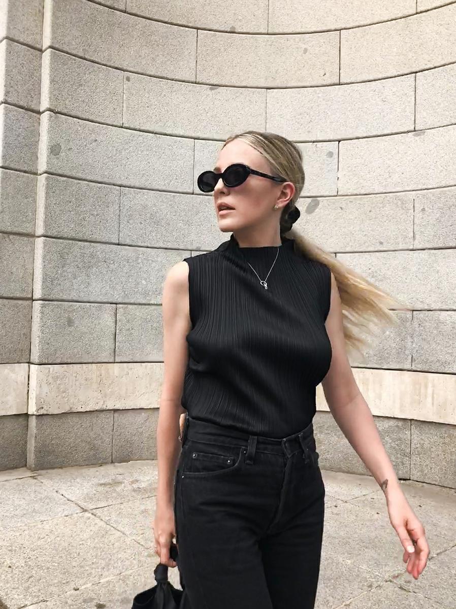 Trini | Pleats Please Issey Miyake top Levis jeans