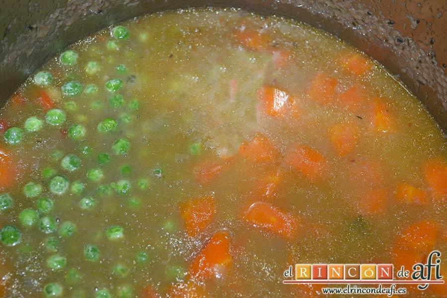 Estofado de ternera otoñal, una vez hecho todo añadimos los guisantes