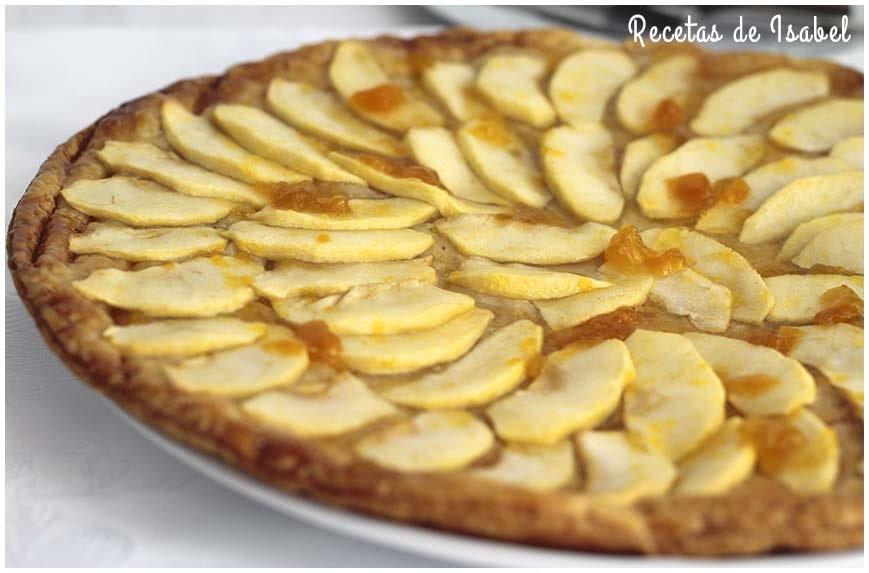 Tarta de manzana con hojaldre y mermelada de melocotón