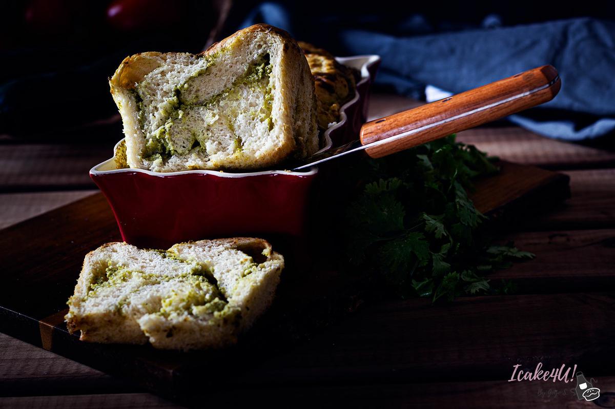 Pan Enrollado de Pesto de Calabacín