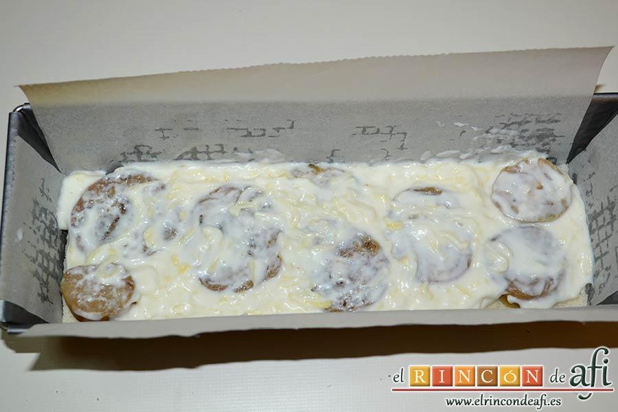 Croque cake de berenjenas, cubrir con una capa de bechamel