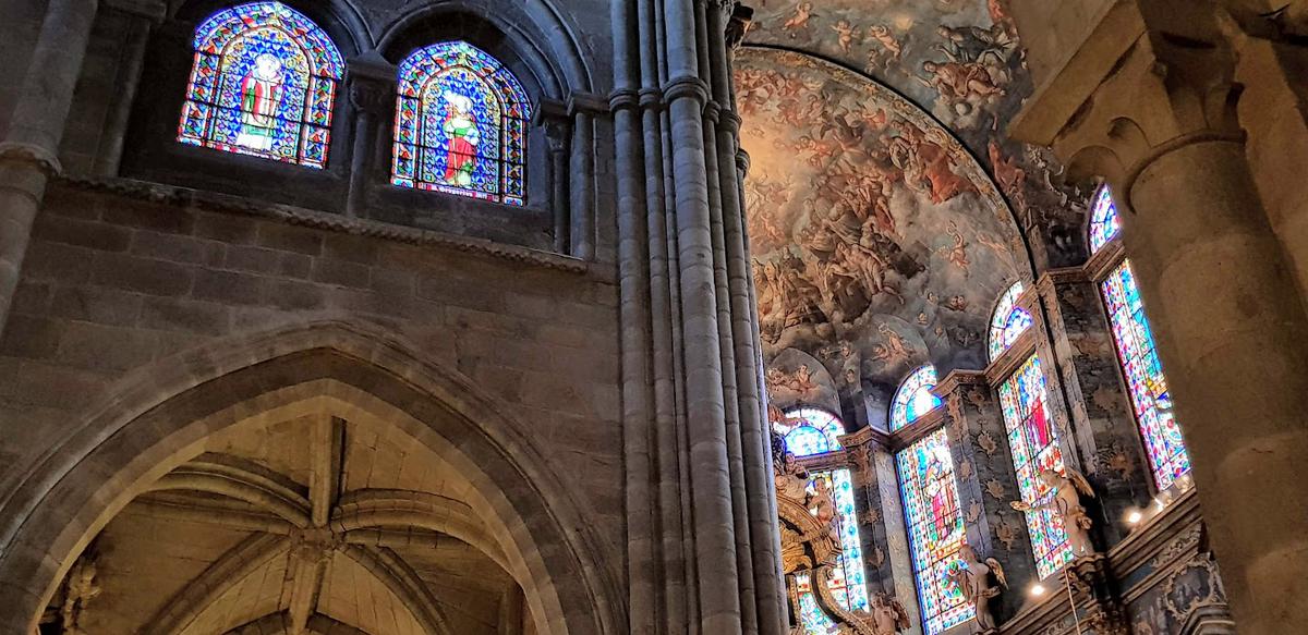 Bóvedas y naves de la Catedral.