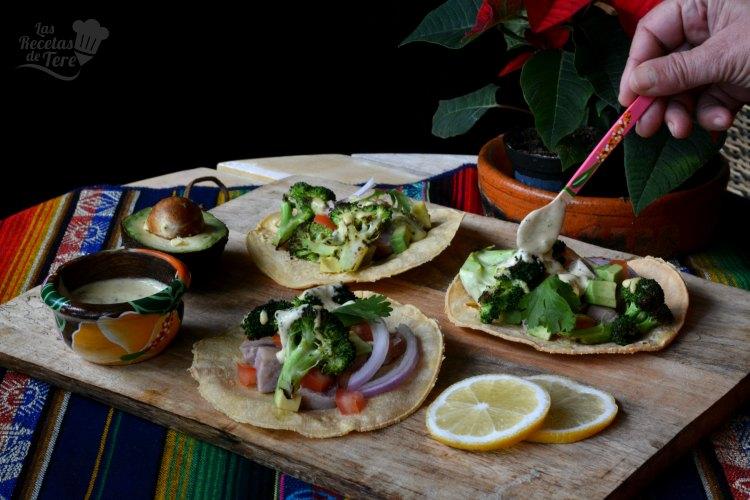 Maravillosas tostadas de brócoli en su mayonesa y atún fresco