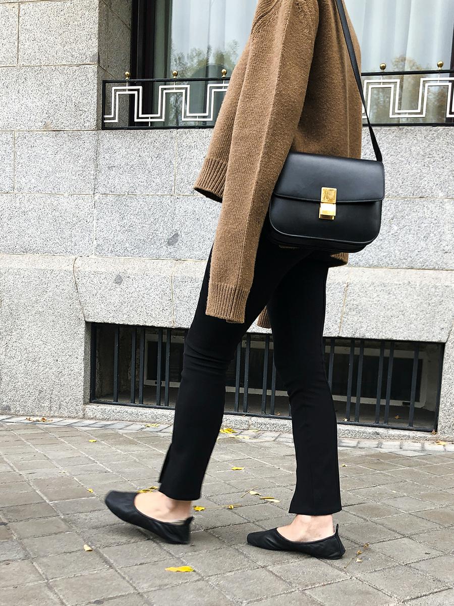 Trini | Céline sweater The Row leggings