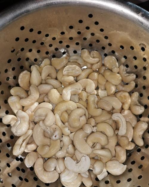 Fussili con salsa Alfredo vegana