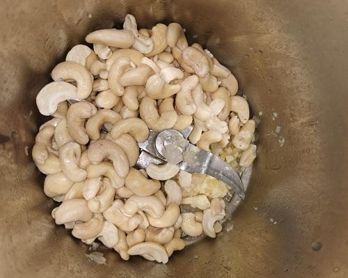 Fussili con salsa Alfredo vegana