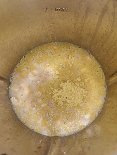 Fussili con salsa Alfredo vegana