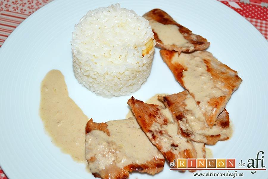 Secreto con salsa de foie, sugerencia de presentación