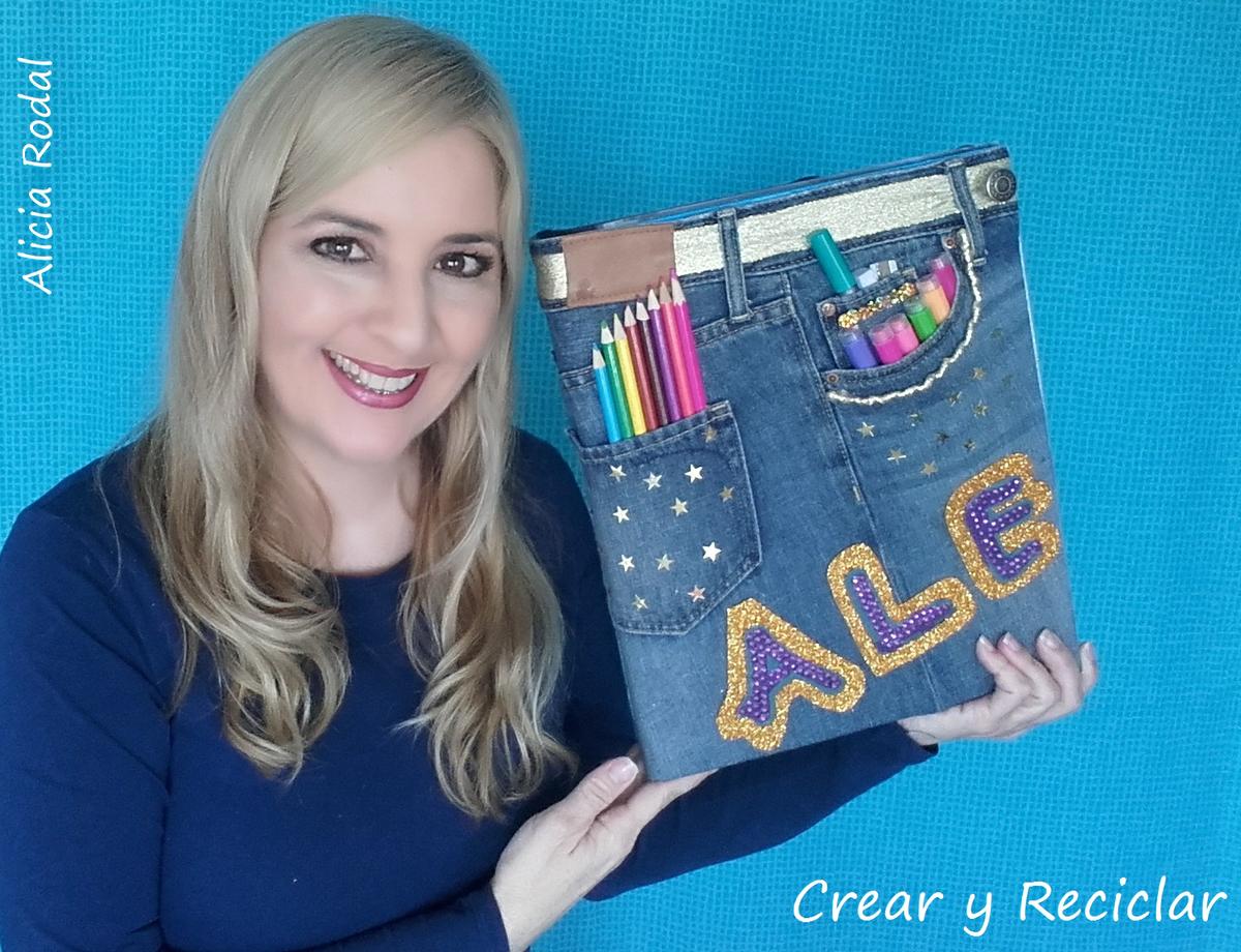 Ideas fáciles y creativas, de actividades de manualidades infantiles, hechas con materiales reciclados, aprovechando la época de navidad y las tardes de vacaciones en casa con los niños.