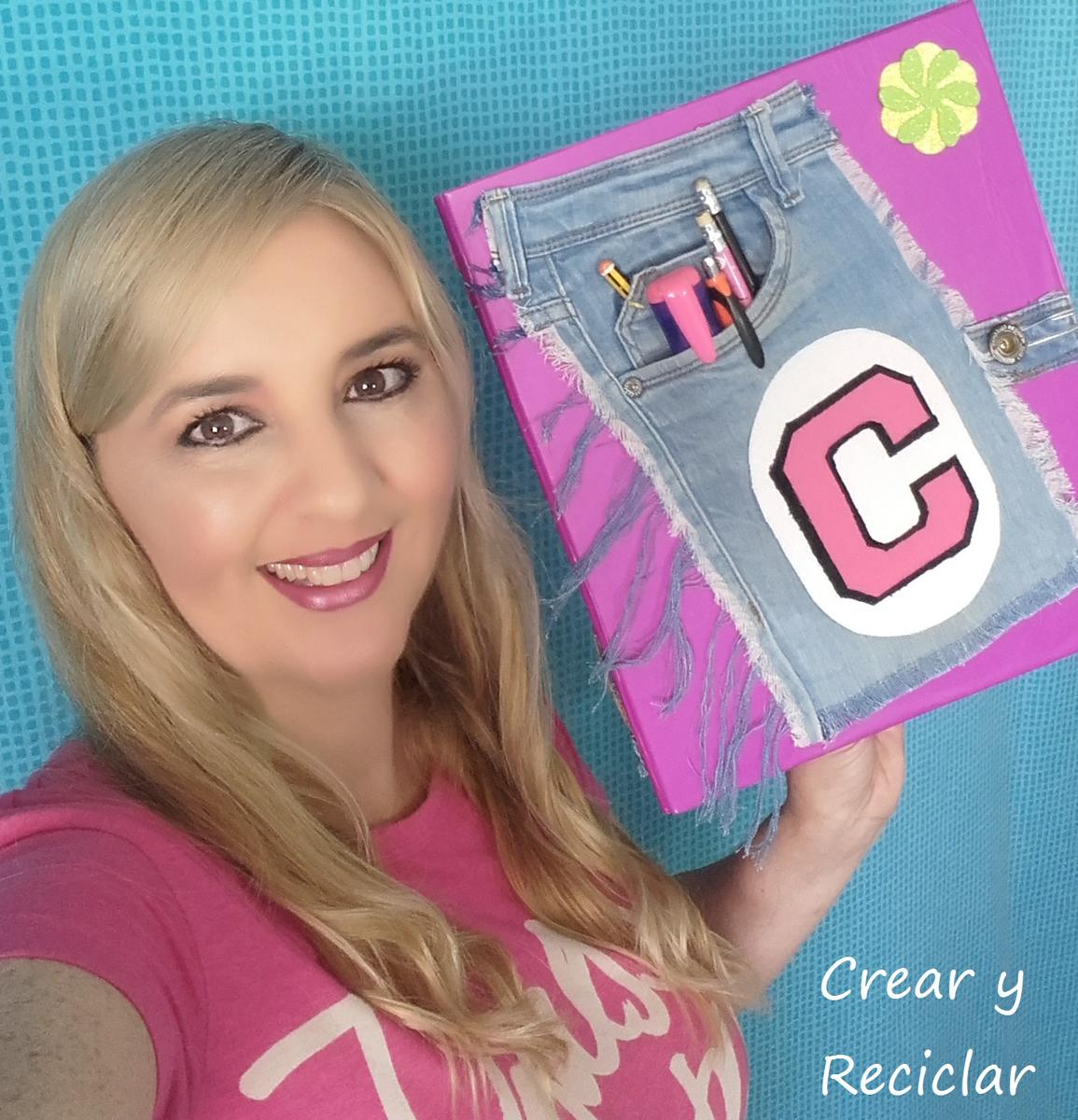 Ideas fáciles y creativas, de actividades de manualidades infantiles, hechas con materiales reciclados, aprovechando la época de navidad y las tardes de vacaciones en casa con los niños.