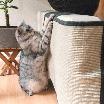 Los mejores protectores de sofá para gatos anti-arañazos
