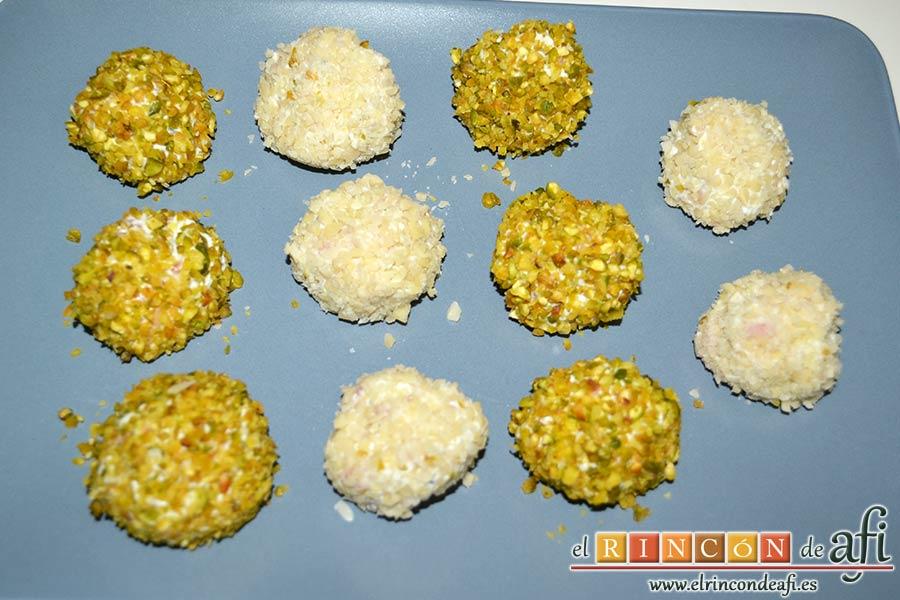 Bombones de salmón y queso, refrigerar antes de servirlas