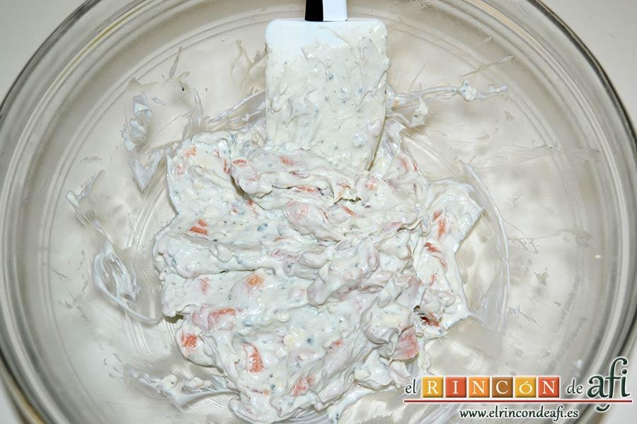 Bombones de salmón y queso, mezclar usando una lengua