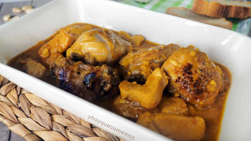 pollo con salsa de almendras