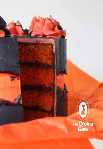 Tierno bizcocho de naranja con cremoso chocolate