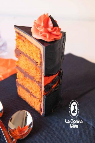 Disfrutar de mi escalofriante tarta de halloween