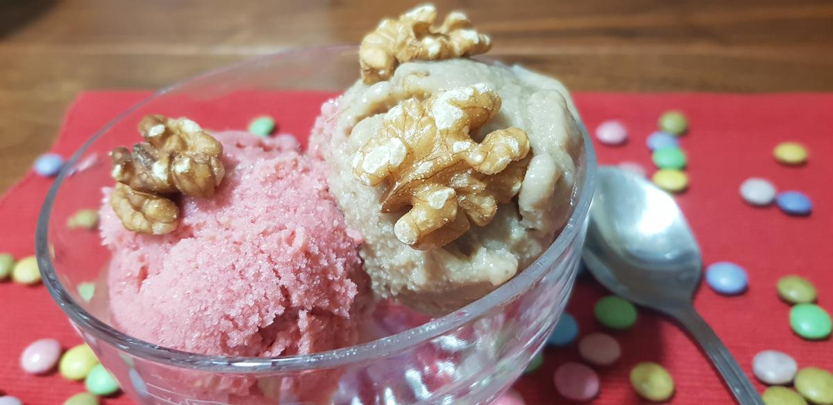 Helado de plátano con nueces