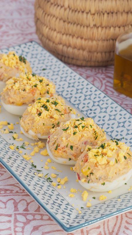 como se hacen los huevos rellenos de ensaladilla
