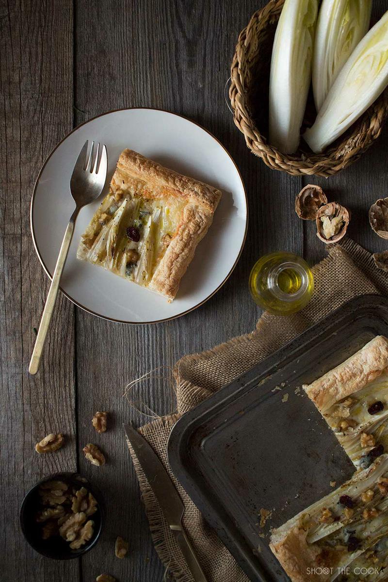 hojaldre de endivias y queso gorgonzola