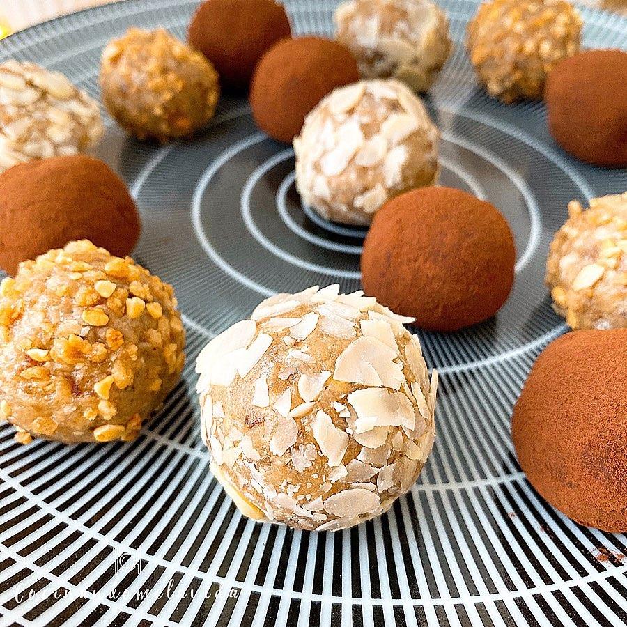 BOLITAS DE ANACARDO NAVIDEÑAS