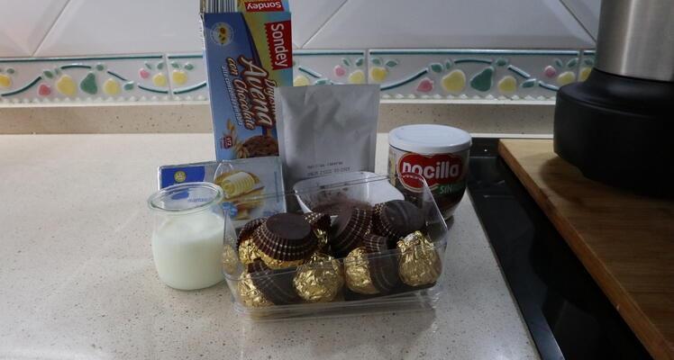 Ingredientes para hacer tarta de Ferrero Rocher con Mambo