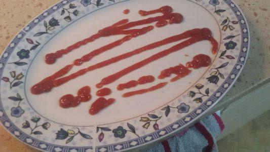 Aperitivo de salchichas con salsa barbacoa y queso de cabra (2)