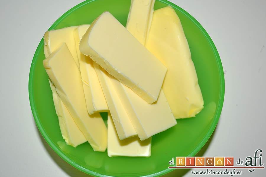 Salchichón de chocolate, preparar la mantequilla