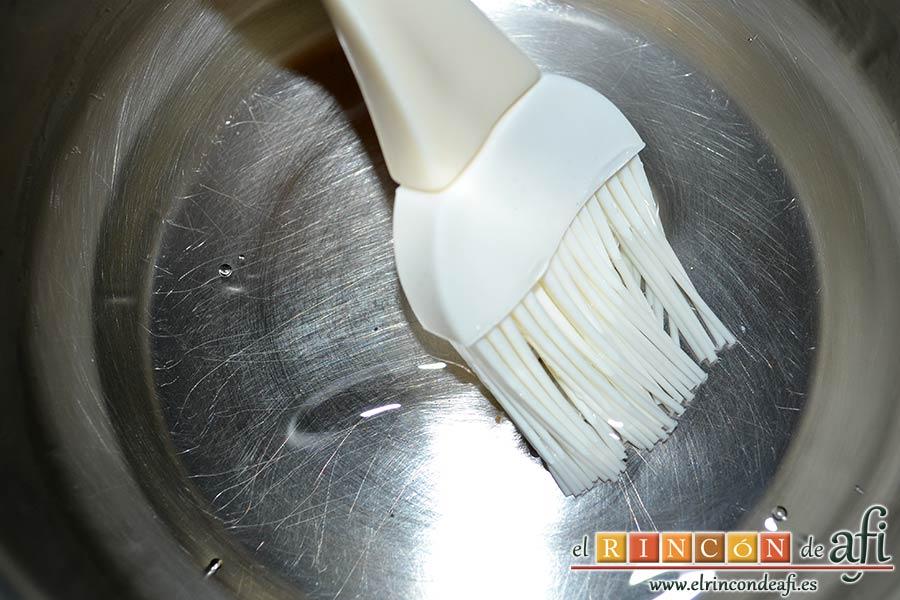 Tronco de Navidad relleno de trufa, hacer el almíbar