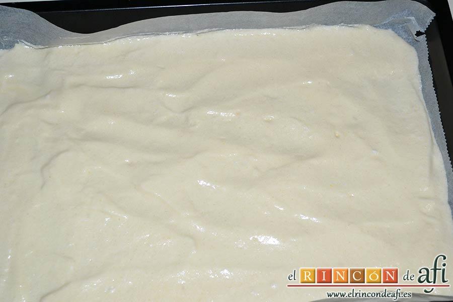 Tronco de Navidad relleno de trufa, forrar un molde de horno y verter la mezcla