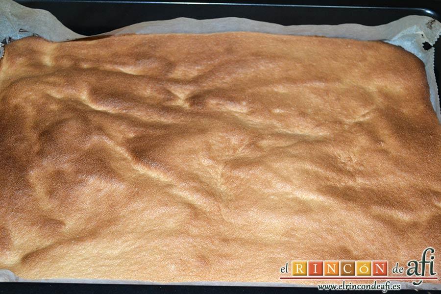 Tronco de Navidad relleno de trufa, hornear y dejar enfriar sobre rejilla