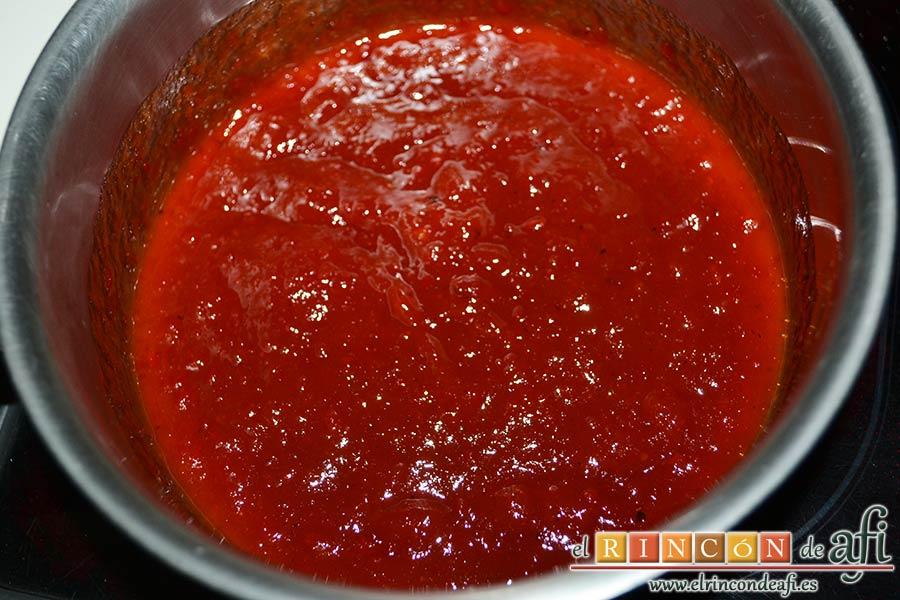 Confit de pato con papas fritas en su grasa y mermelada de pimientos del piquillo, preparar la mermelada de pimientos del piquillo