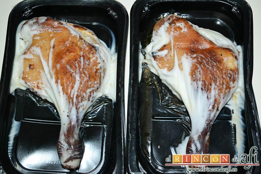 Confit de pato con papas fritas en su grasa y mermelada de pimientos del piquillo, preparar los muslos de pato confitados