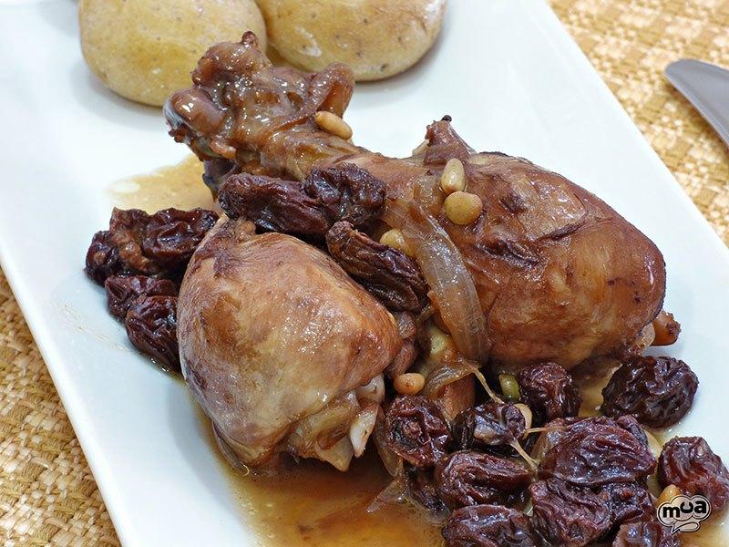 Pollo con pasas