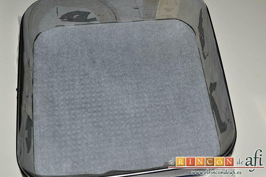 Tarta fría de turrón de Jijona, forrar el molde con papel de horno