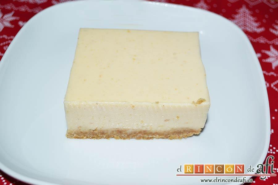 Tarta fría de turrón de Jijona, cortar porciones y servir