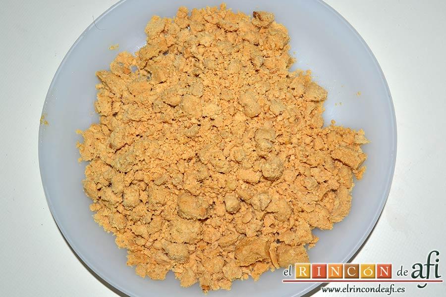 Tarta fría de turrón de Jijona, troceamos el turrón de Jijona