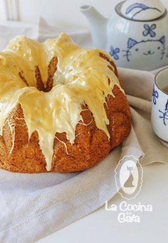 Tierno y jugoso Bundt de Coco y Lima 