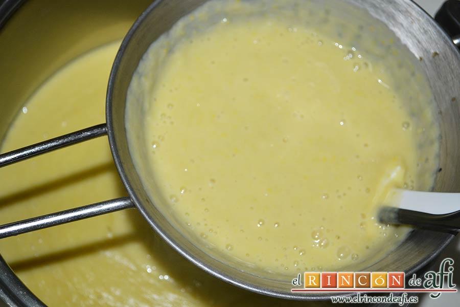 Crema de maíz y puerros, pasarla por el chino